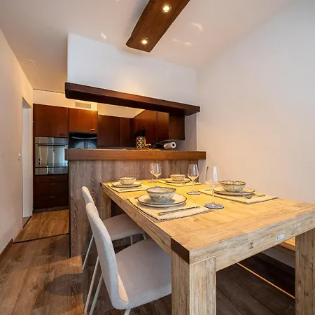Eden C By Vacations, Exklusive Mit Terrasse & Parkplatz Im Zentrum Ароза
