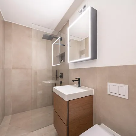 Апартаменты Eden C By Vacations, Exklusive Mit Terrasse & Parkplatz Im Zentrum *